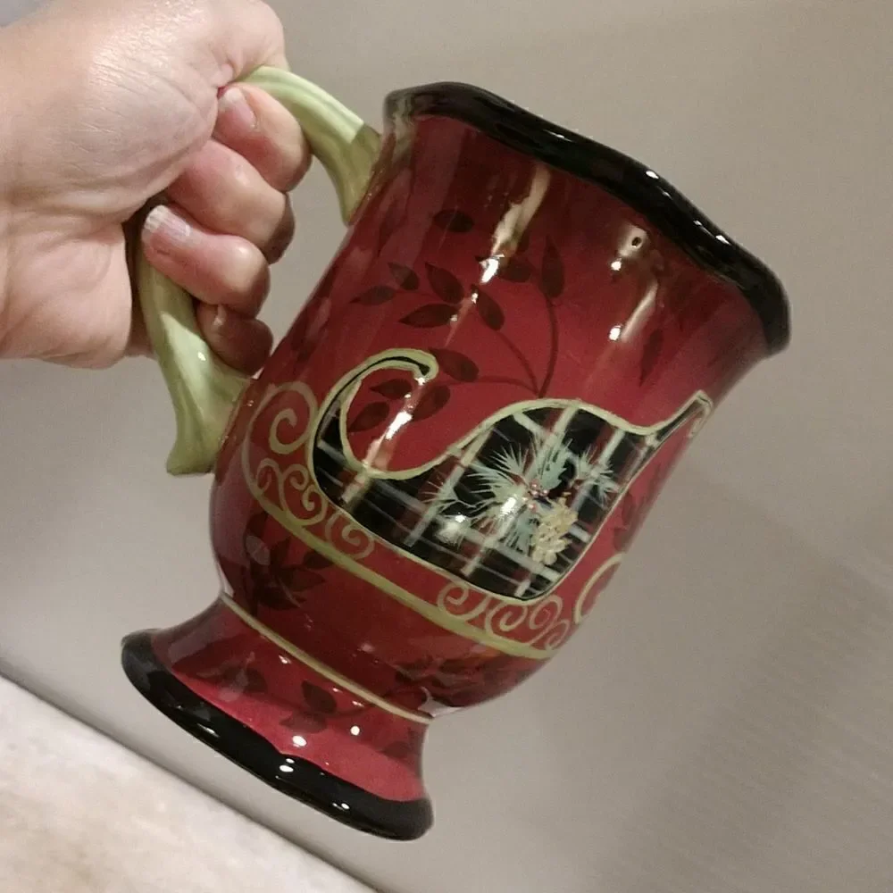 Set of Four Footed Christmas Mugs New
